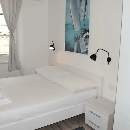 City Centar - Best Choice - Fiorello La Guardia Apartament